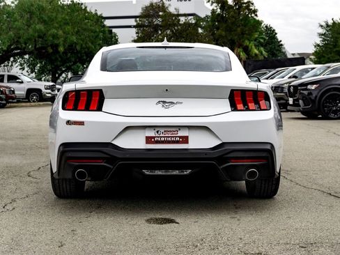 Used 2024 Ford Mustang EcoBoost image 6