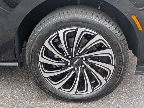New 2026 Lincoln Navigator L Black Label AWD/4WD image 11