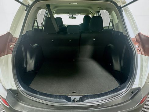Used 2015 Toyota RAV4 LE image 27