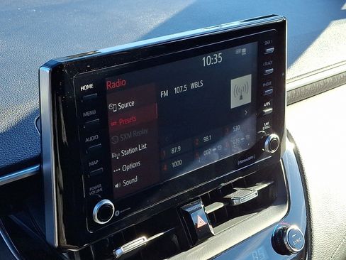 Used 2022 Toyota Corolla Cross XLE w/ Convenience Package image 17