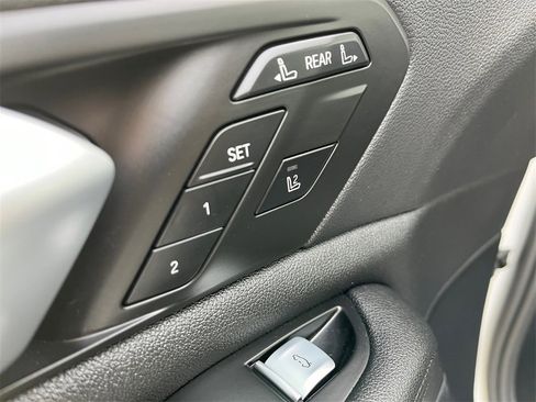 Used 2022 BMW X7 xDrive40i w/ Premium Package image 23