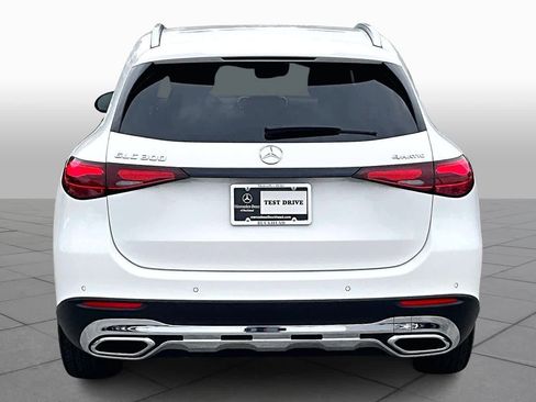 Certified 2025 Mercedes-Benz GLC 300 4MATIC image 5