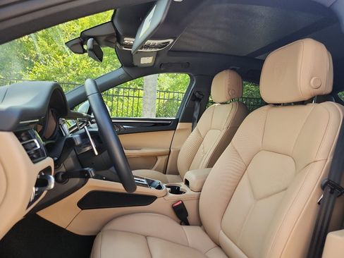 New 2026 Porsche Macan image 12