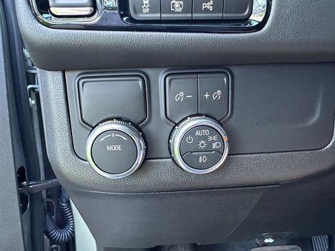 Used 2025 GMC Yukon XL Elevation RWD image 43