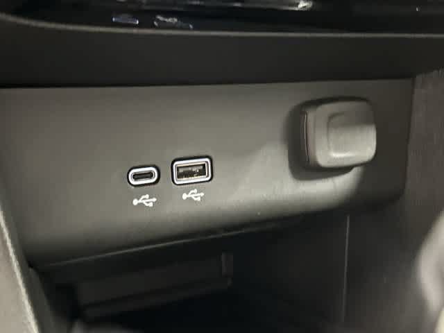 Used 2026 Buick Encore GX Sport Touring w/ Advanced Technology Package FWD image 25