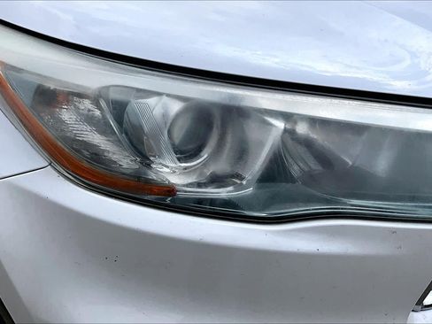 Used 2016 Toyota Highlander Limited Platinum FWD image 27