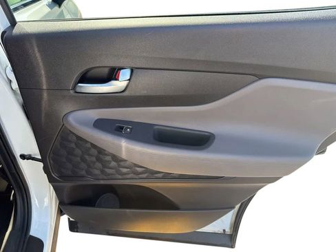 Used 2019 Hyundai Santa Fe SE image 29