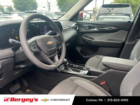 Certified 2024 Chevrolet TrailBlazer LT w/ Driver Confidence Package FWD image 9