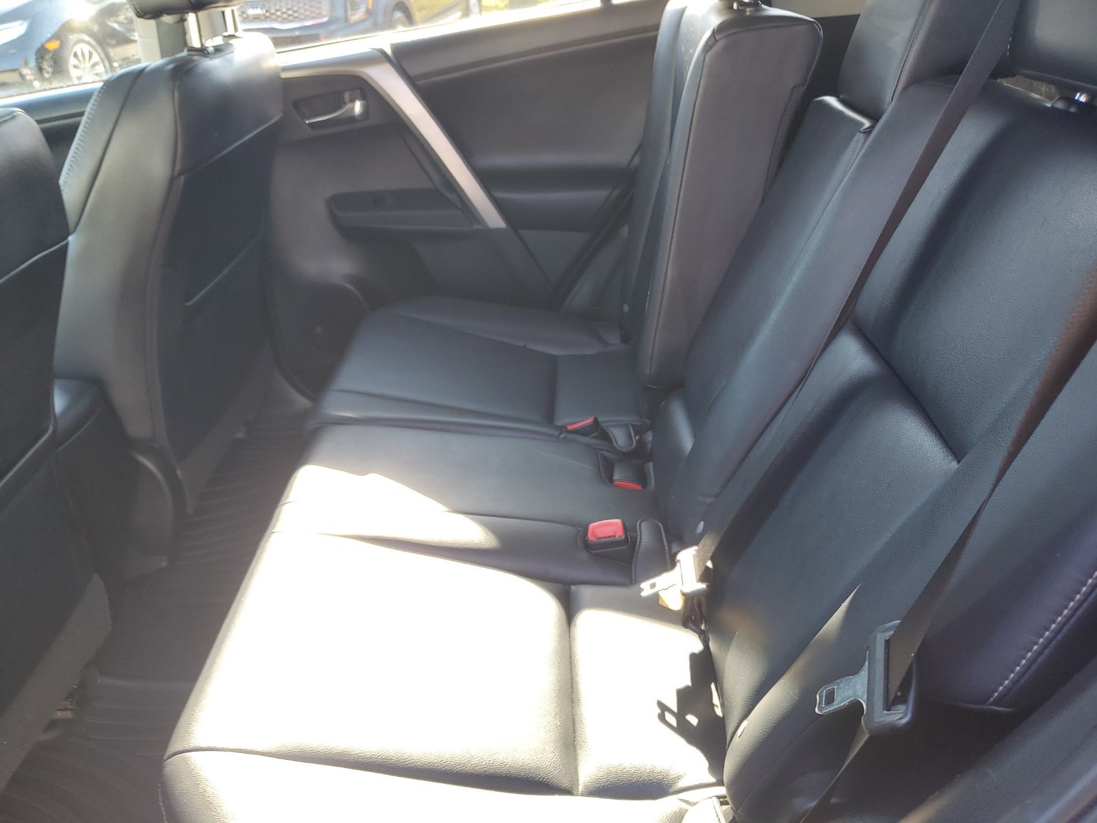 Used 2014 Toyota RAV4 Limited w/ Technology Package AWD/4WD image 13