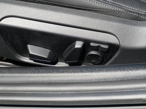 Used 2019 BMW Z4 sDrive30i w/ Executive Package RWD image 15