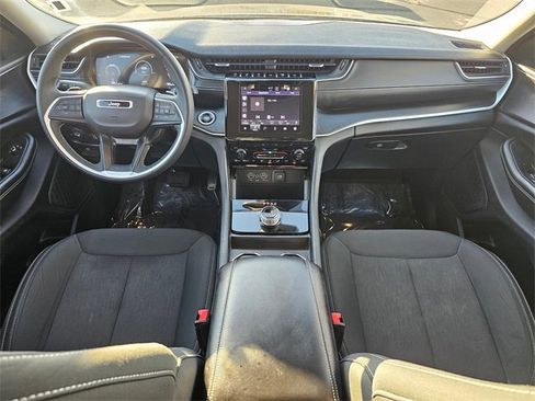 Used 2023 Jeep Grand Cherokee L Laredo image 10