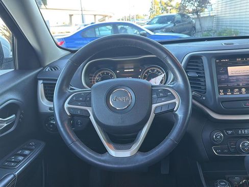 Used 2015 Jeep Cherokee Limited w/ Luxury Group image 10