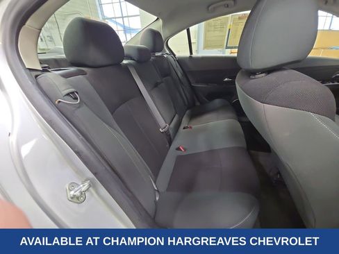 Used 2011 Chevrolet Cruze LT image 36
