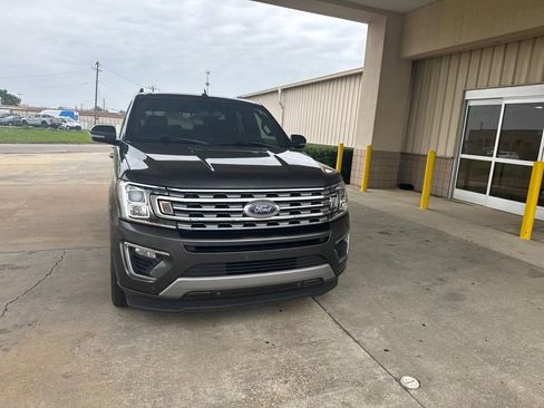 Used 2019 Ford Expedition Limited w/ Equipment Group 301A RWD image 3