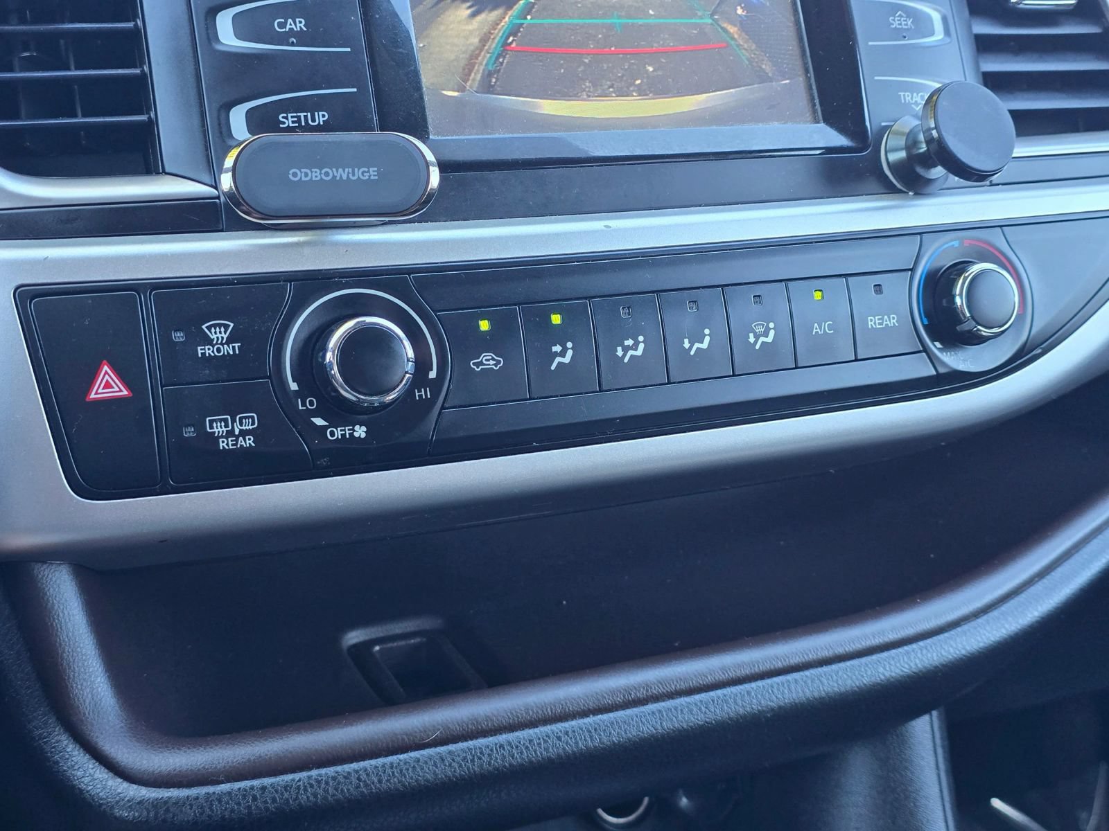Used 2019 Toyota Highlander LE FWD image 30