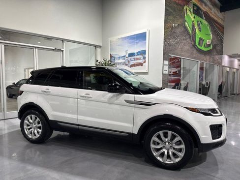 Used 2018 Land Rover Range Rover Evoque SE AWD/4WD image 5