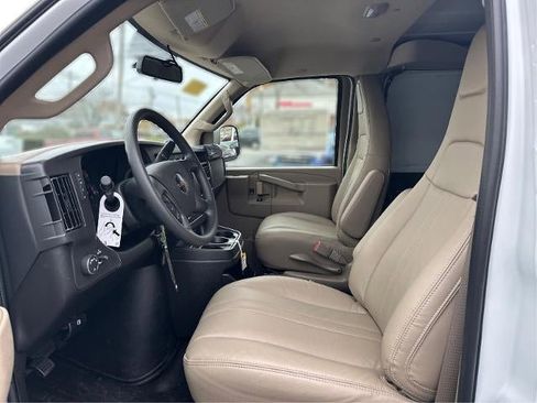 New 2025 GMC Savana 3500 Extended w/ Driver Convenience Package image 11