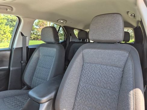 Used 2024 Chevrolet Equinox LT FWD image 16