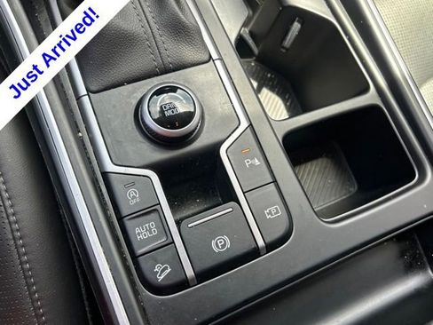 Used 2024 Kia Sorento S FWD image 23
