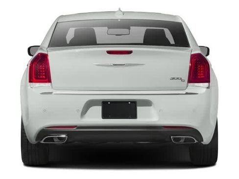 Used 2016 Chrysler 300 C image 5