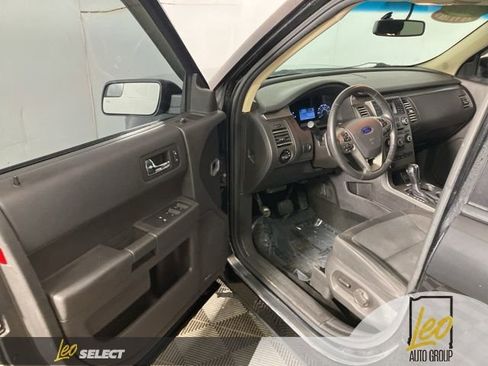 Used 2018 Ford Flex SE image 10