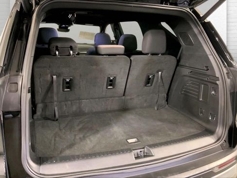 Used 2026 Chevrolet Traverse LT w/ Driver Confidence Package FWD image 4