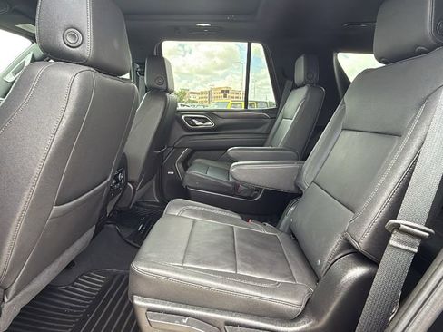 Used 2024 Chevrolet Tahoe Z71 w/ Luxury Package AWD/4WD image 16