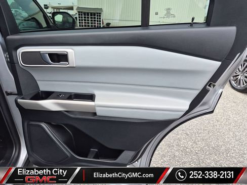 Used 2022 Ford Explorer XLT w/ Equipment Group 202A AWD/4WD image 25