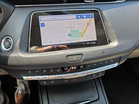 Used 2019 Cadillac XT4 Premium Luxury FWD image 19