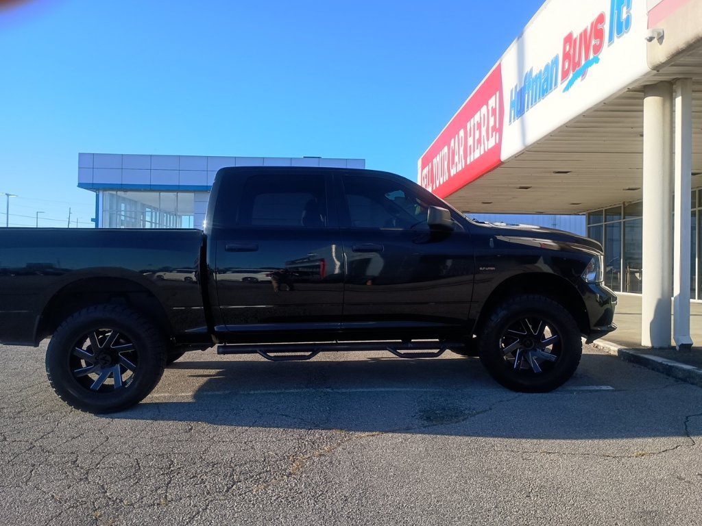 Used 2017 RAM 1500 Express w/ Black Ram 1500 Express Group AWD/4WD image 7