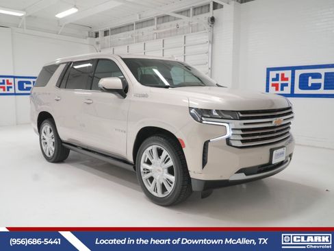 Used 2021 Chevrolet Tahoe High Country w/ Premium Package RWD image 3