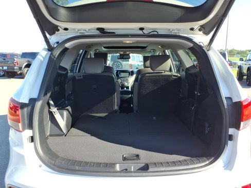 Used 2019 Hyundai Santa Fe XL FWD image 16