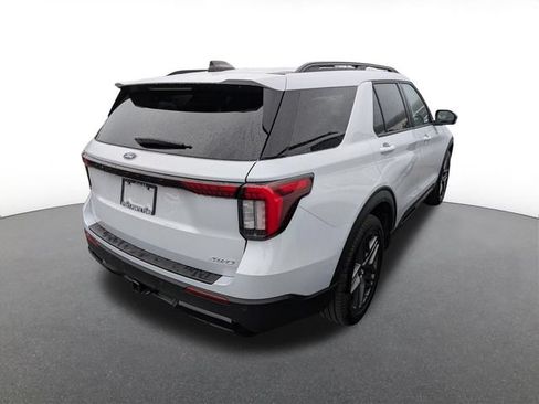 Used 2026 Ford Explorer ST-Line w/ ST-Line Street Pack AWD/4WD image 5