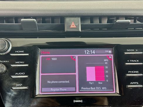 Used 2020 Toyota Camry SE image 19