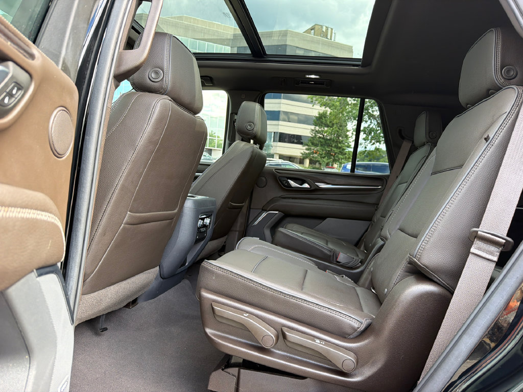 Used 2021 GMC Yukon Denali AWD/4WD image 25