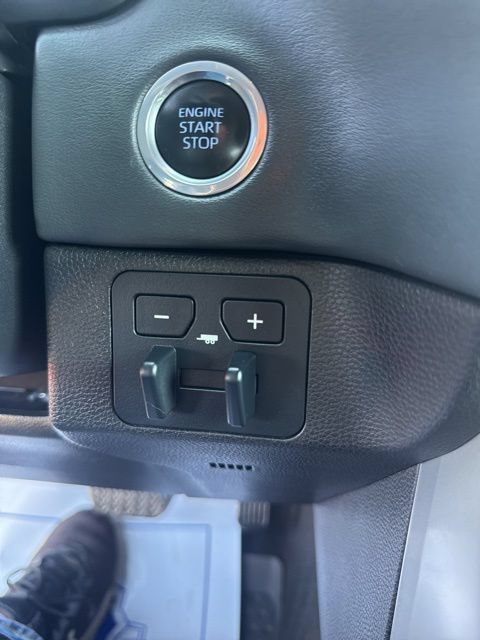 Used 2024 Toyota Tundra Platinum AWD/4WD image 24