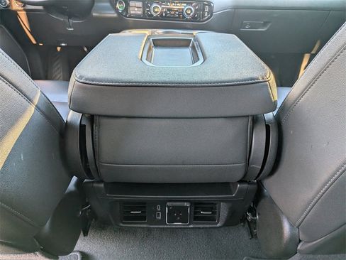 Used 2025 GMC Sierra 1500 SLT image 16