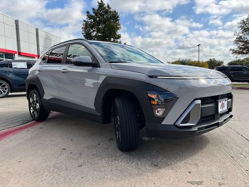 Used 2025 Hyundai Kona SEL image 5