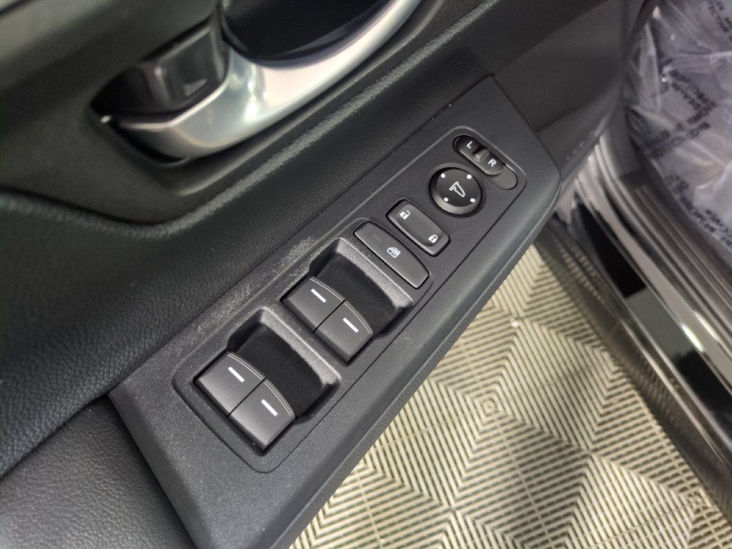 Certified 2025 Honda CR-V Sport-L image 17