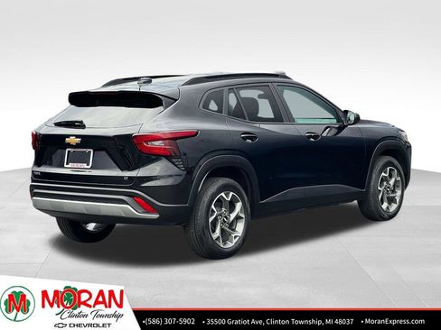 Certified 2024 Chevrolet Trax LT w/ Driver Confidence Package FWD image 5