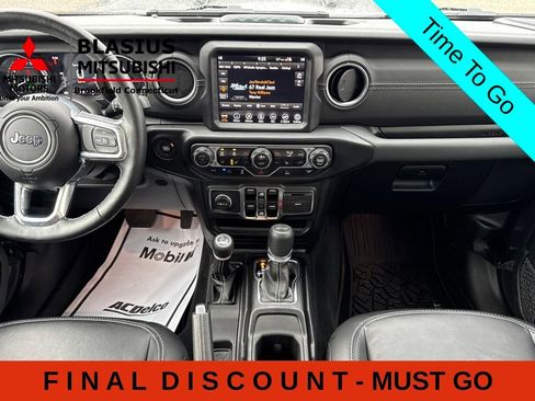Used 2023 Jeep Wrangler Unlimited Sahara w/ Cold Weather Group AWD/4WD image 29