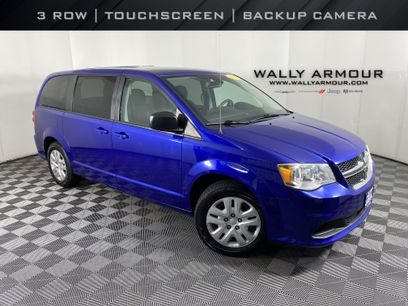 Used 2018 Dodge Grand Caravan SE w/ UConnect Hands-Free Group