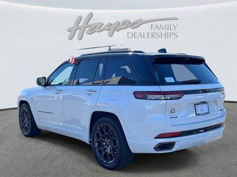 New 2025 Jeep Grand Cherokee Summit image 26