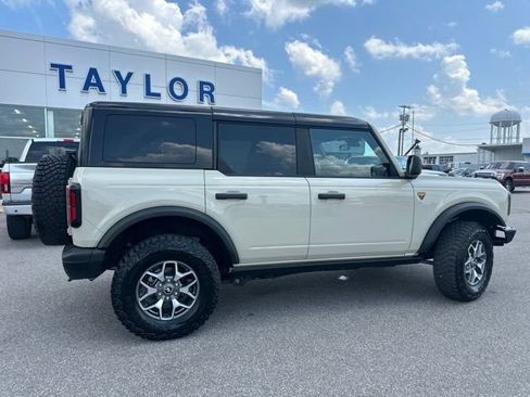 Used 2025 Ford Bronco Badlands AWD/4WD image 16