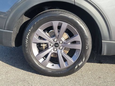 Used 2022 Ford Explorer XLT w/ Equipment Group 202A RWD image 6