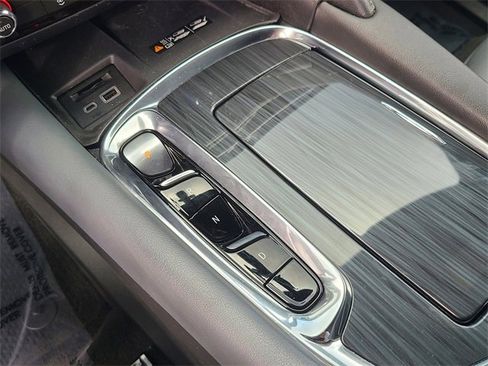 Used 2024 Buick Enclave Essence w/ Technology Package image 35