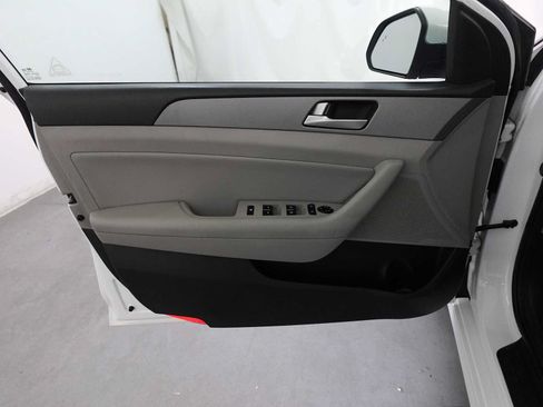 Used 2019 Hyundai Sonata Plug-In Hybrid FWD image 10