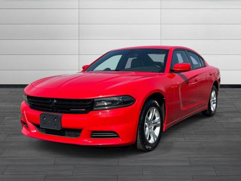 Used 2019 Dodge Charger SXT w/ Leather Interior Group RWD image 8