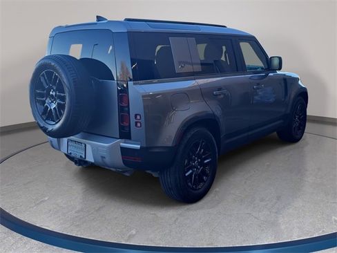 Used 2024 Land Rover Defender 110 S image 5