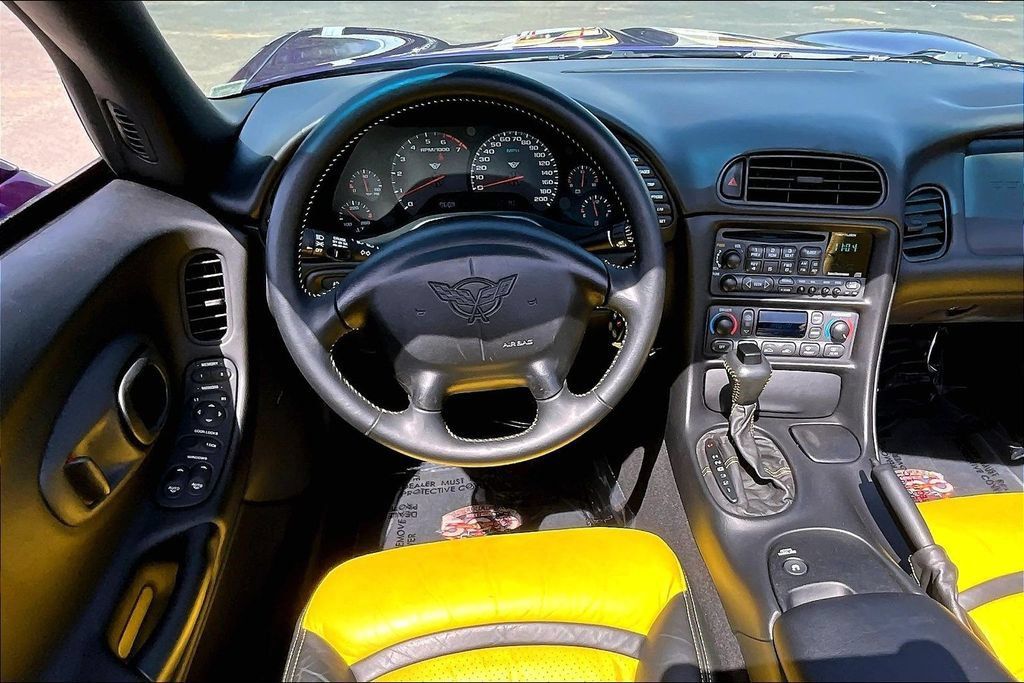 Used 1998 Chevrolet Corvette Convertible w/ Memory Pkg RWD image 10